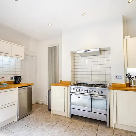 22 North Parade *